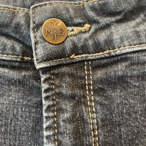 NYDJ Woman’s Bootcut Jeans Preloved No Flaws - Picture 3 of 9